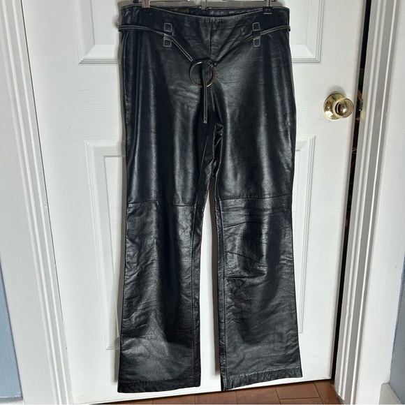 Danier Black lambskin Leather Pants. Silver ring belt. Ivory stitching vintage - Picture 2 of 12